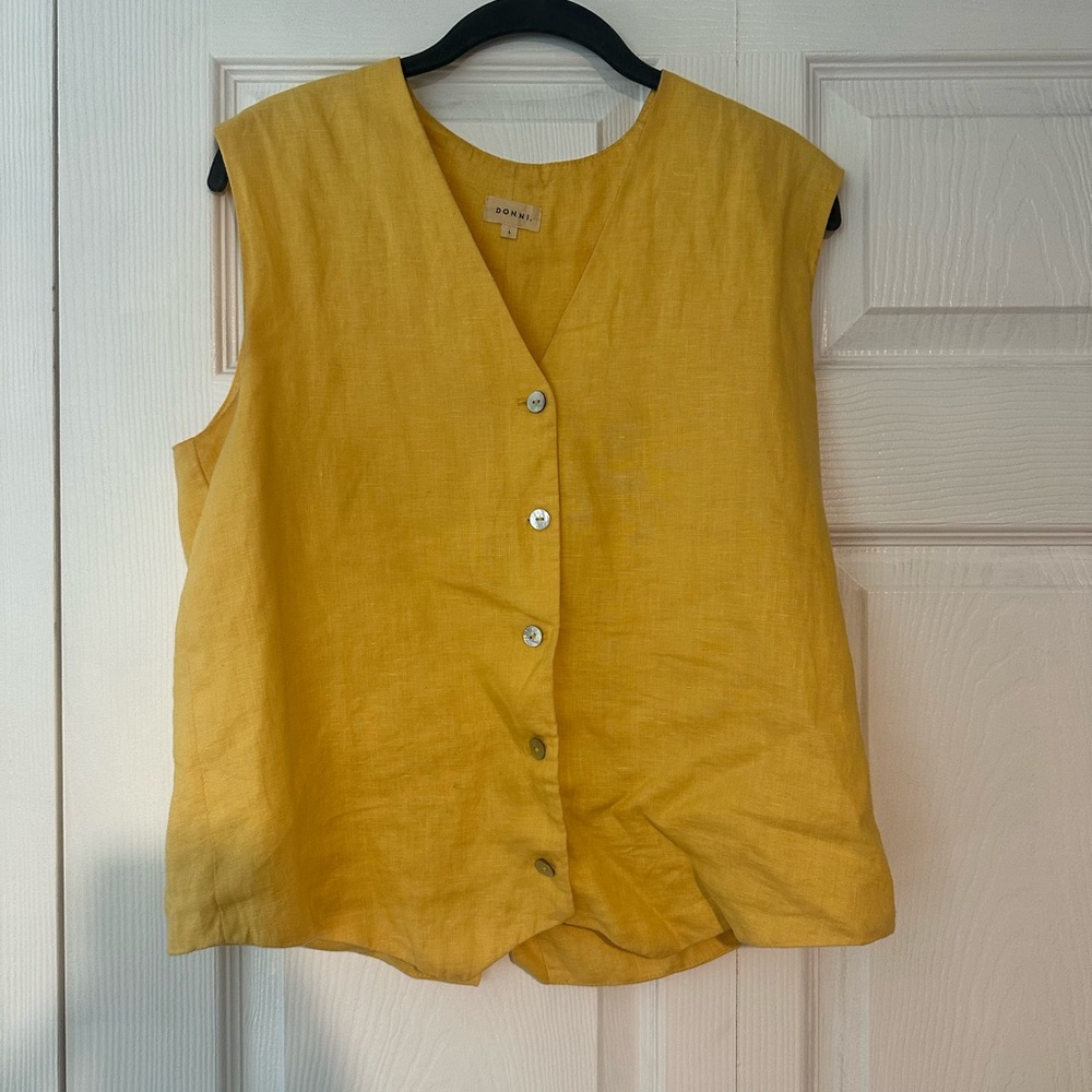 Donni Yellow Vest size L